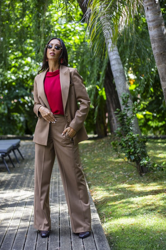 Blazer maxi camel com ilhós — Silvina Campos