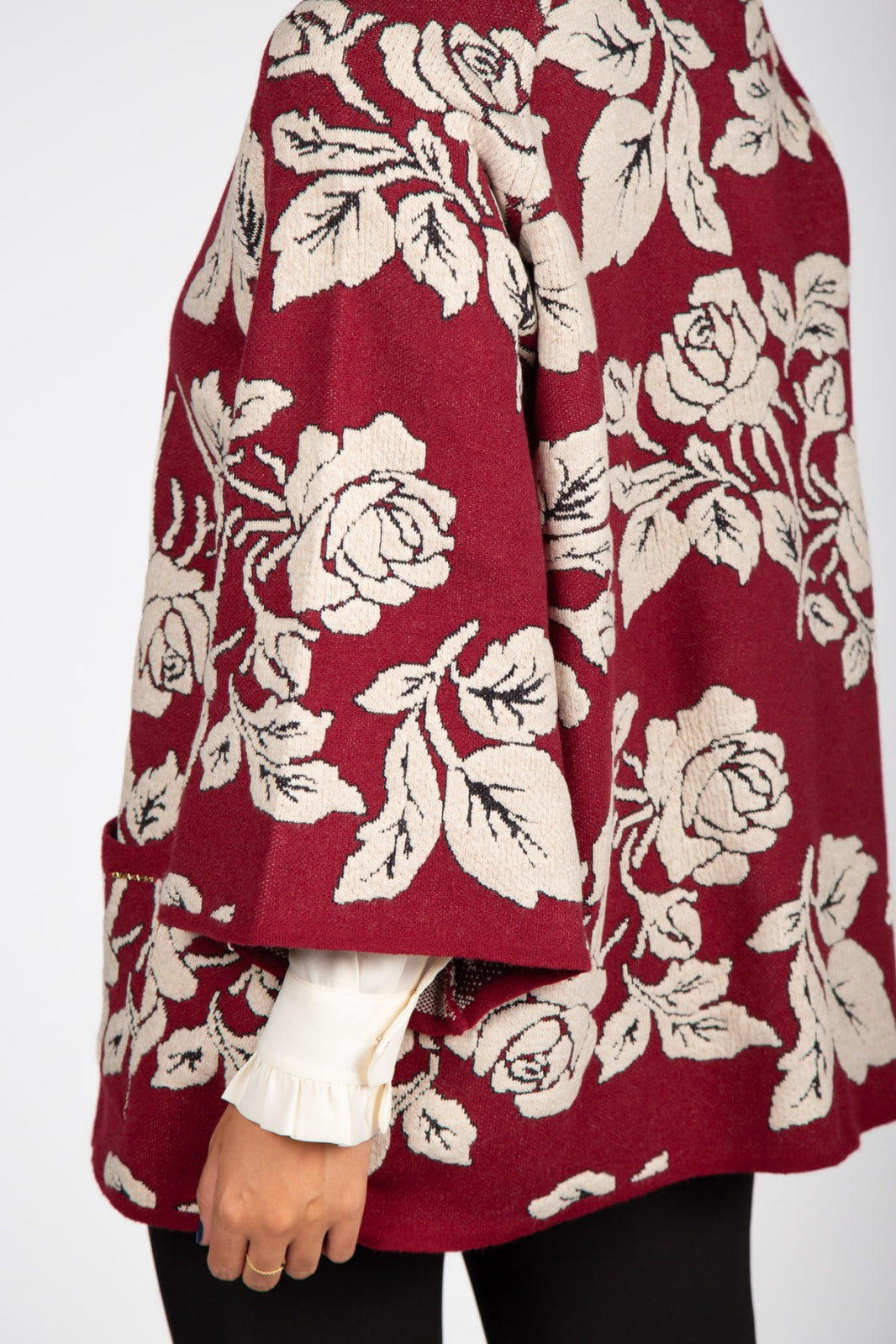 Casaco de malha jacquard com rosas — Bordeaux — Silvina Campos