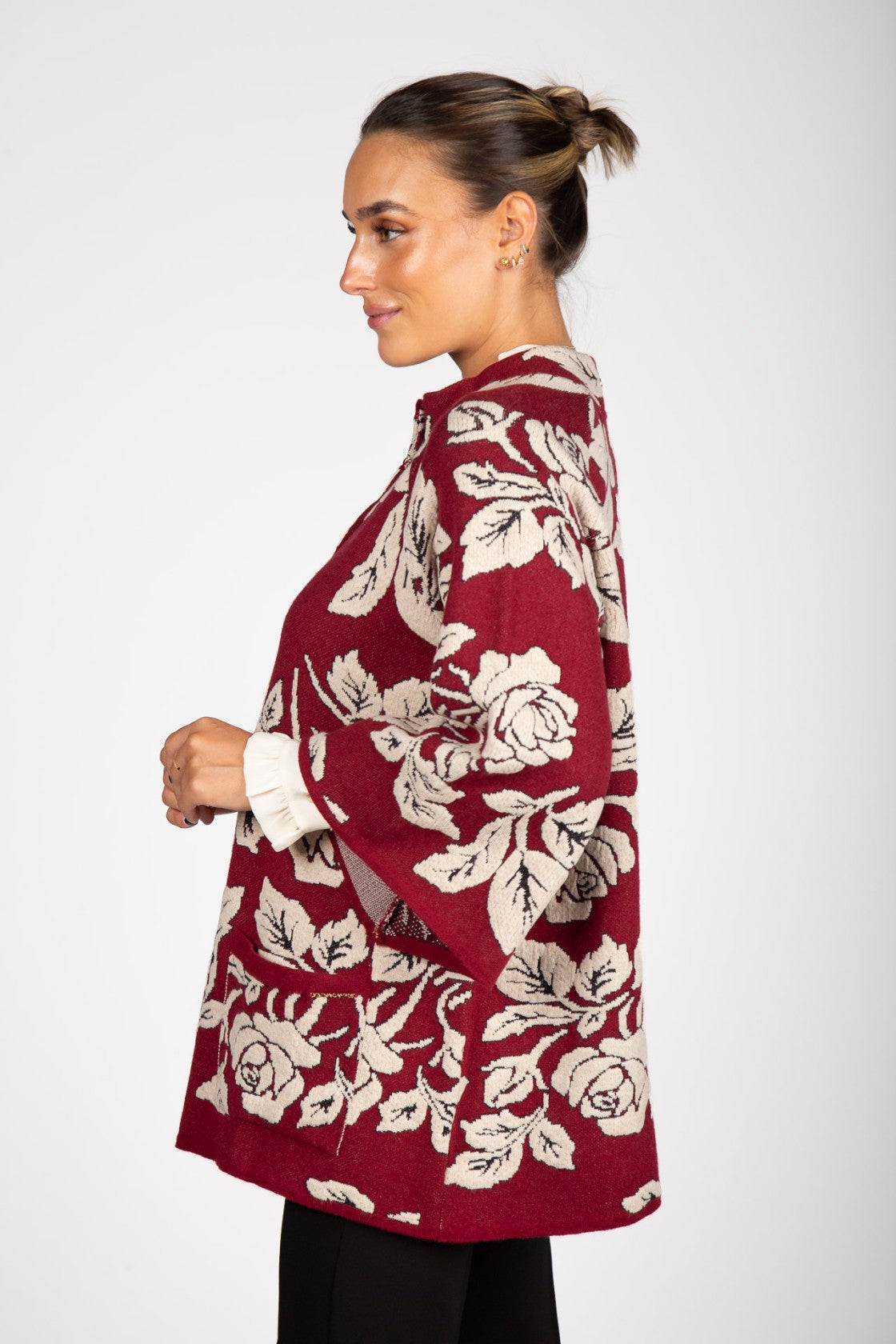 Casaco de malha jacquard com rosas — Bordeaux — Silvina Campos