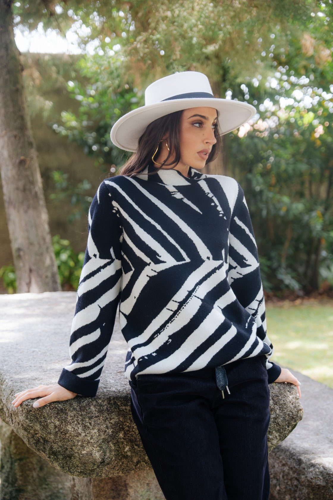 Camisola oversize com padrão zebra — Preto — Silvina Campos
