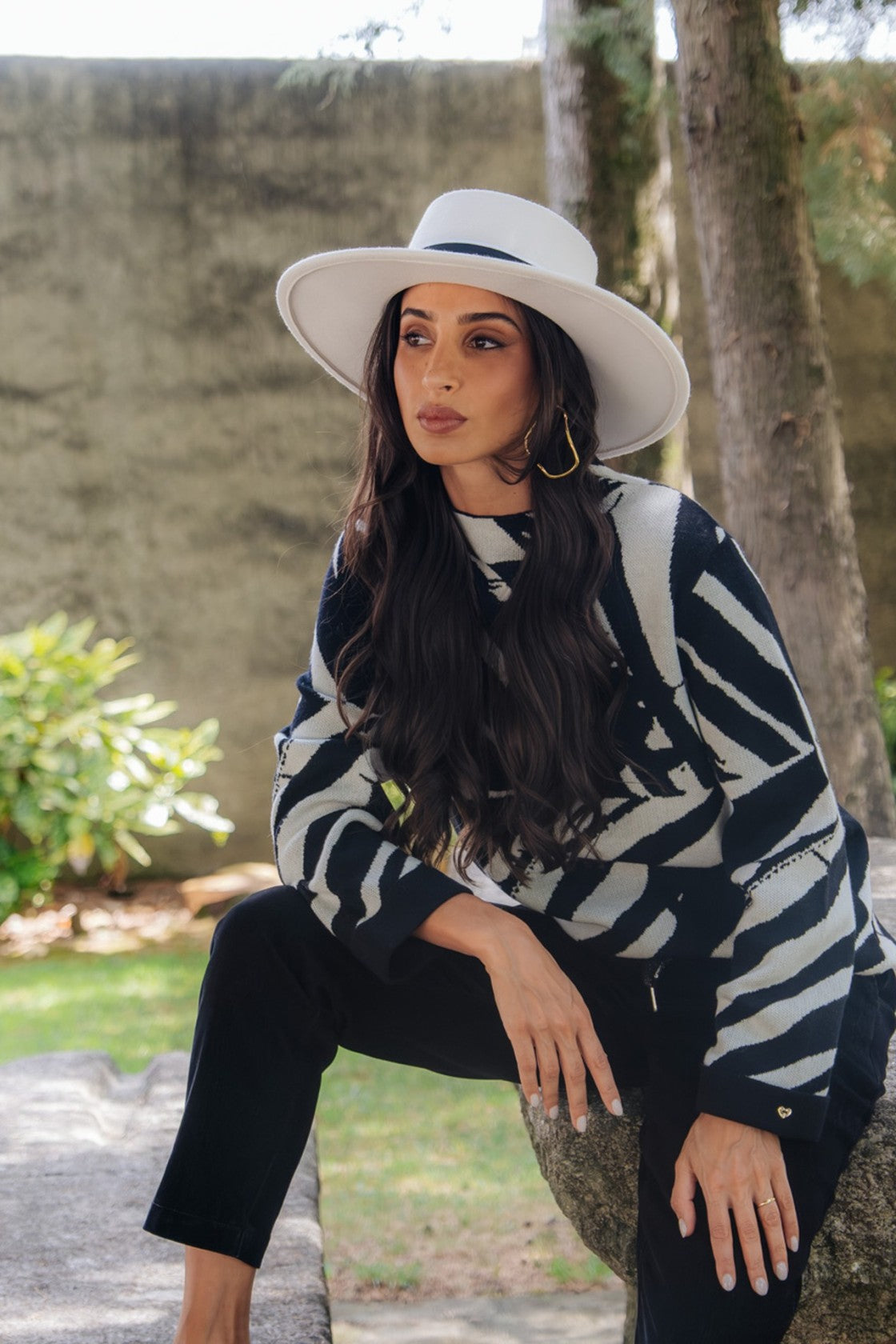 Camisola oversize com padrão zebra — Preto — Silvina Campos