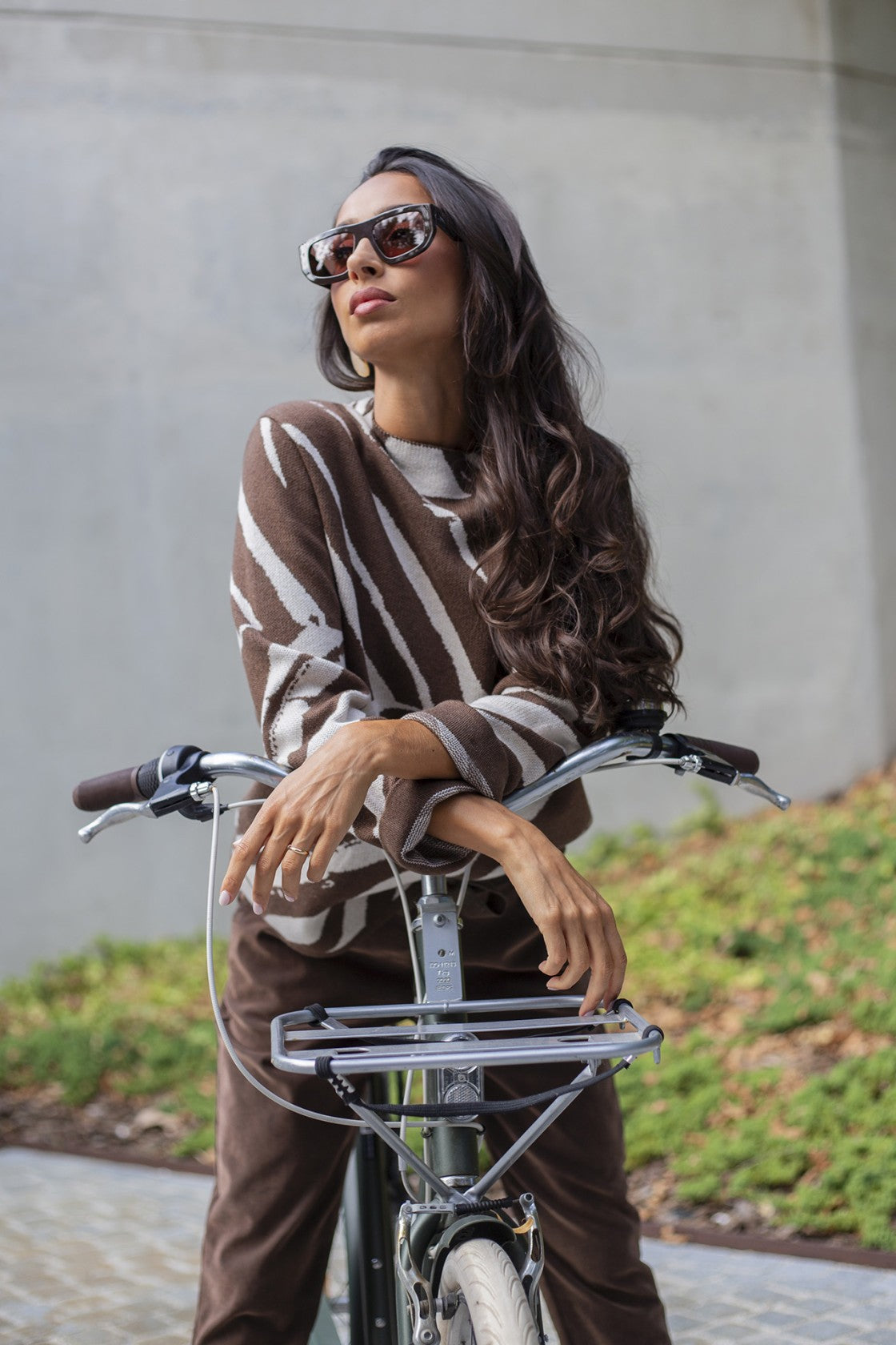 Camisola oversize com padrão zebra — Chocolate — Silvina Campos