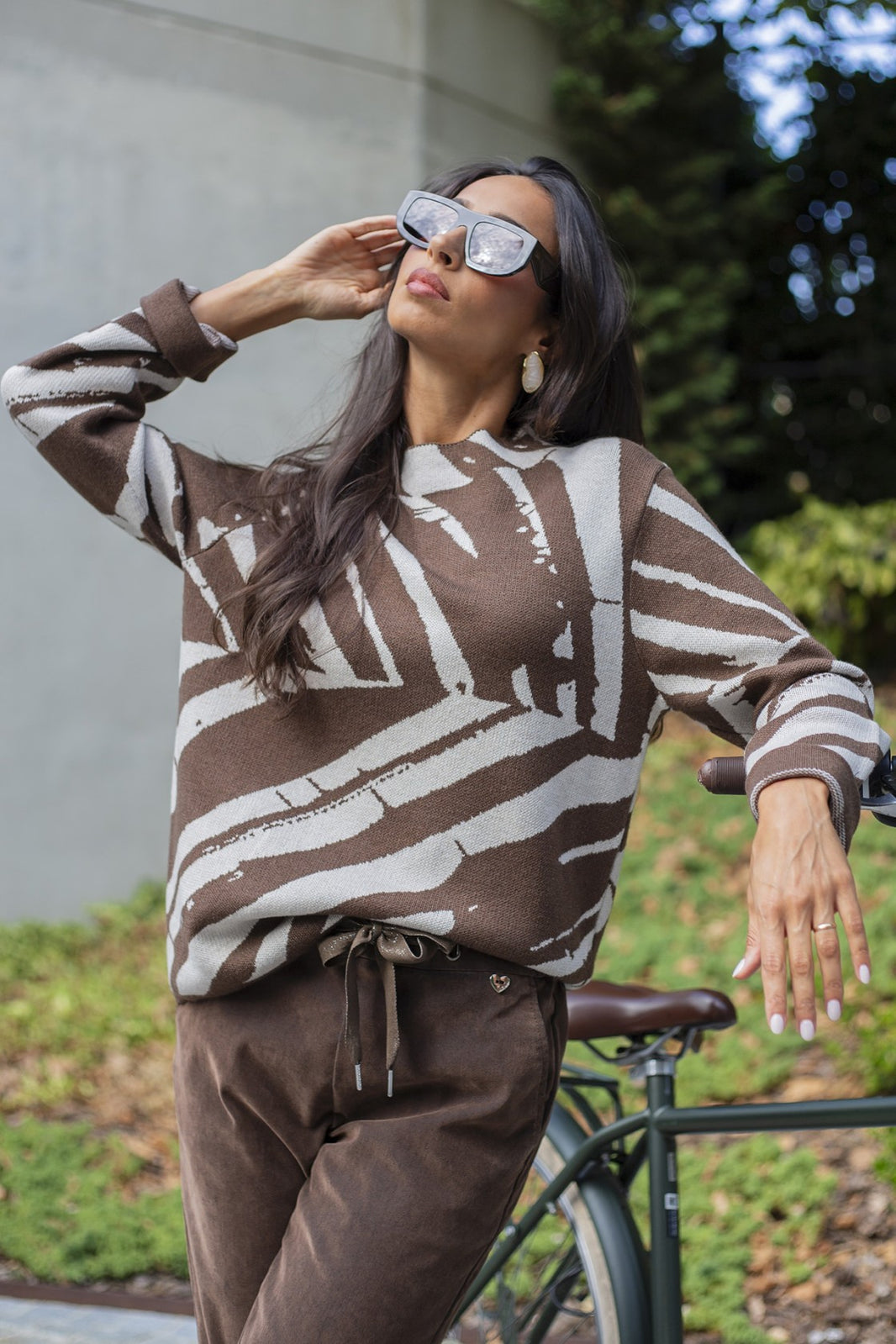 Camisola oversize com padrão zebra — Chocolate — Silvina Campos