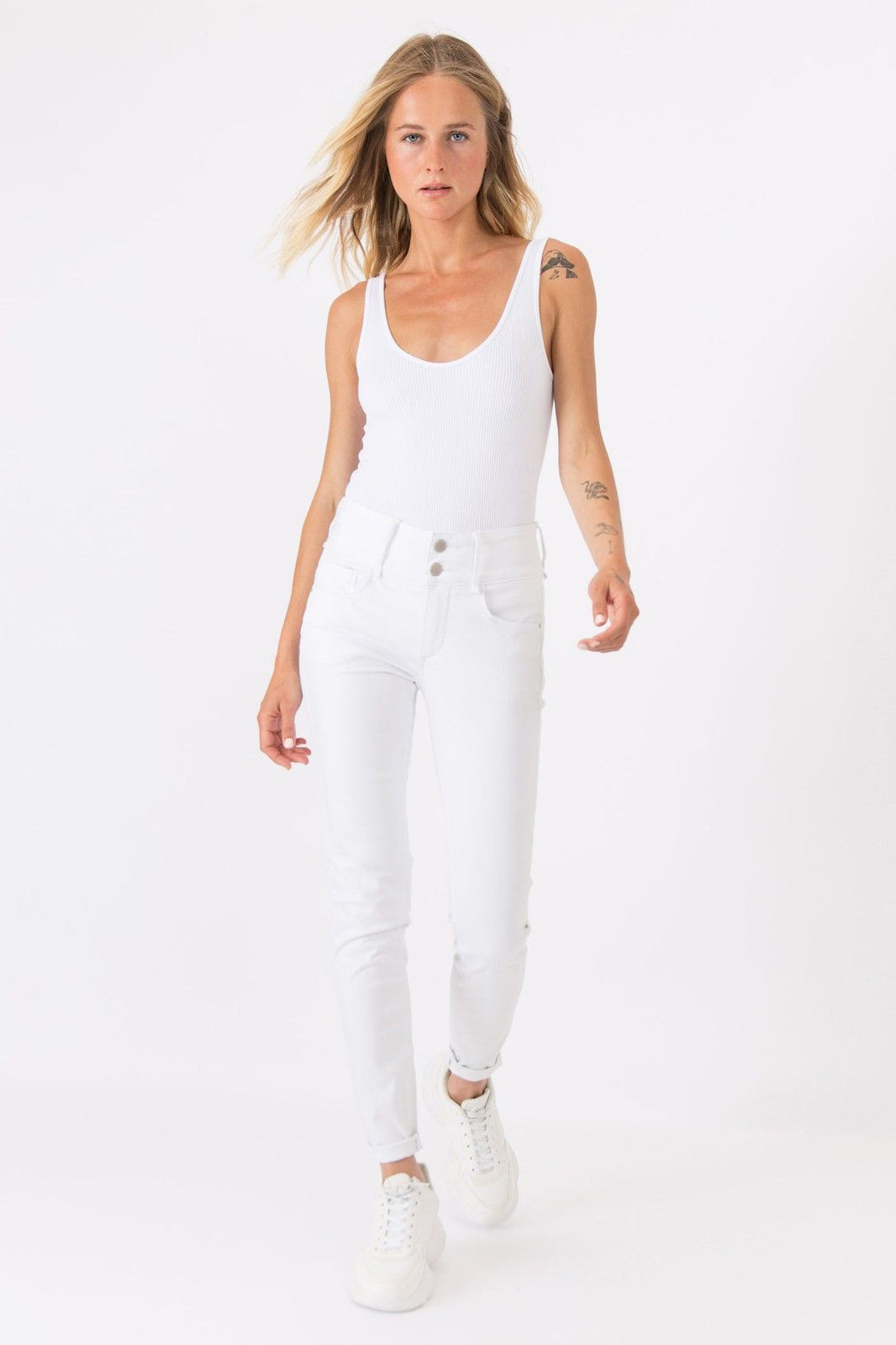 Calça Skinny Branca de Cintura Subida - Armanda Boutique