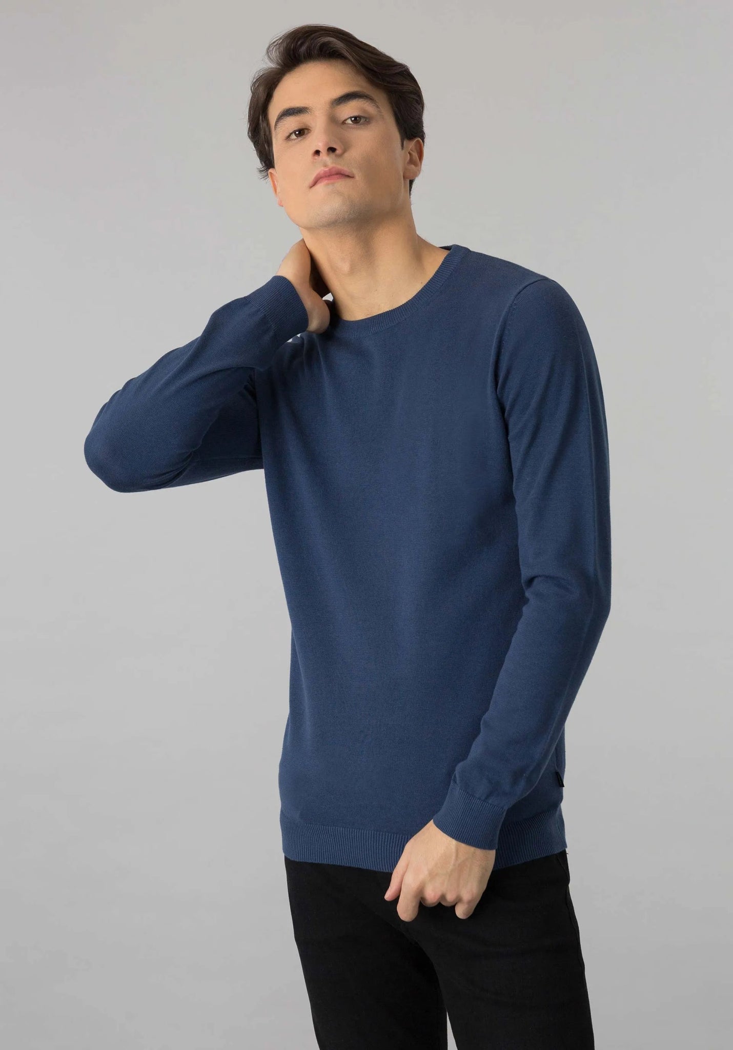 Camisola Básica Homem em Malha Fina - Armanda Boutique