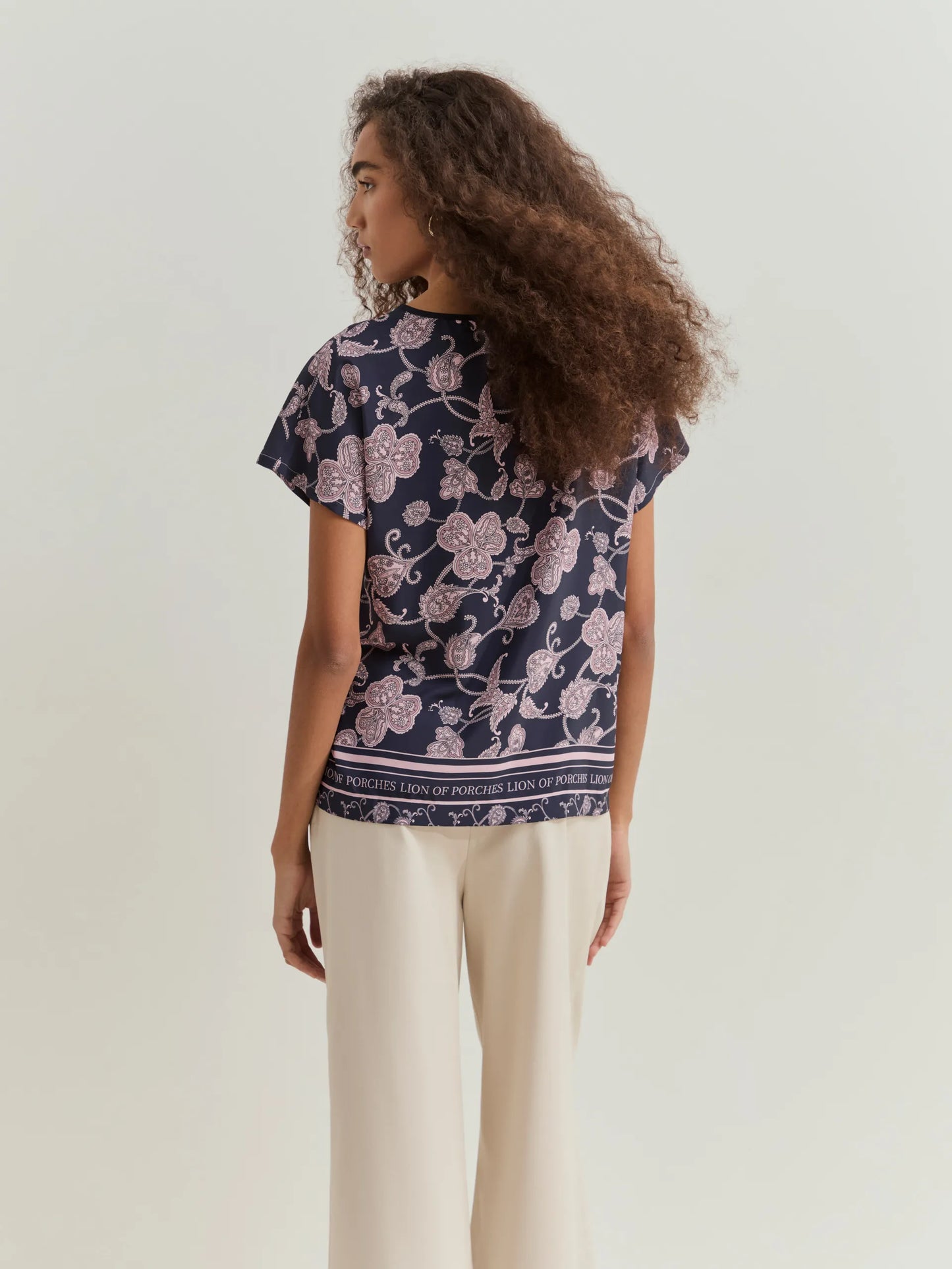 Blusa Lion of Porches Mulher