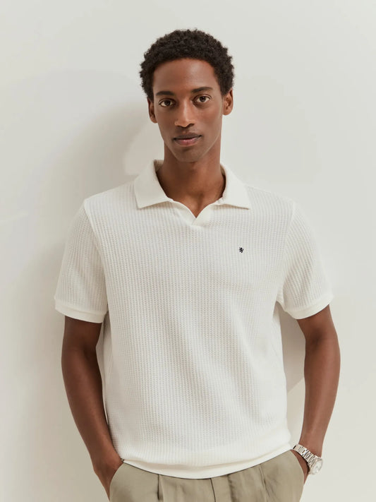 Polo de malha em algodão com textura waffle