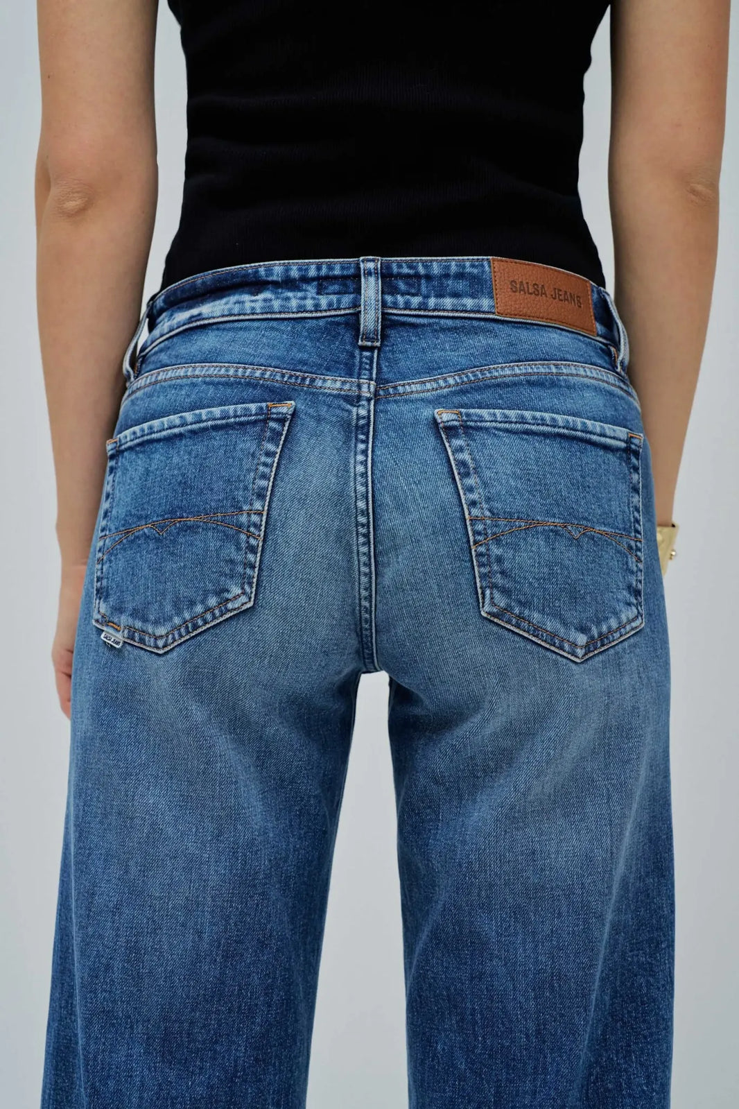 Jeans Salsa Mulher Azul costas detalhe