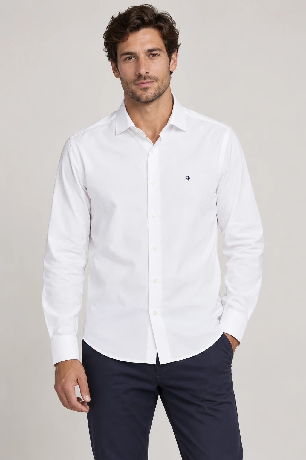 Camisa Lion of Porches Homem — fotografia em modelo gerada por IA