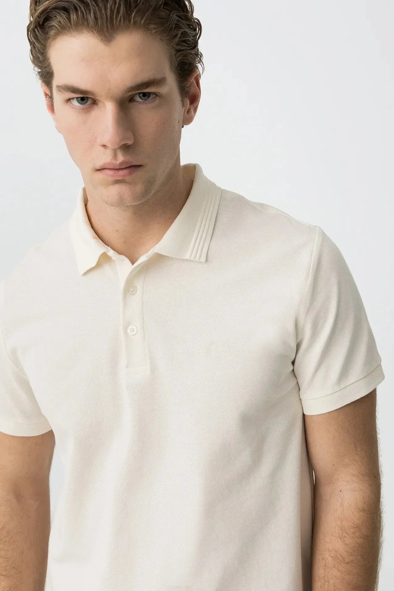 Polo Bordado Elegante - Armanda Boutique