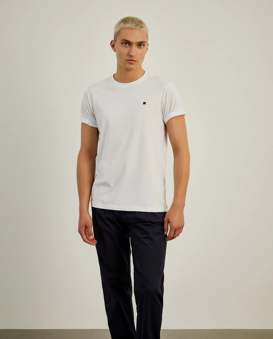 T-shirt básica de algodão - Armanda Boutique
