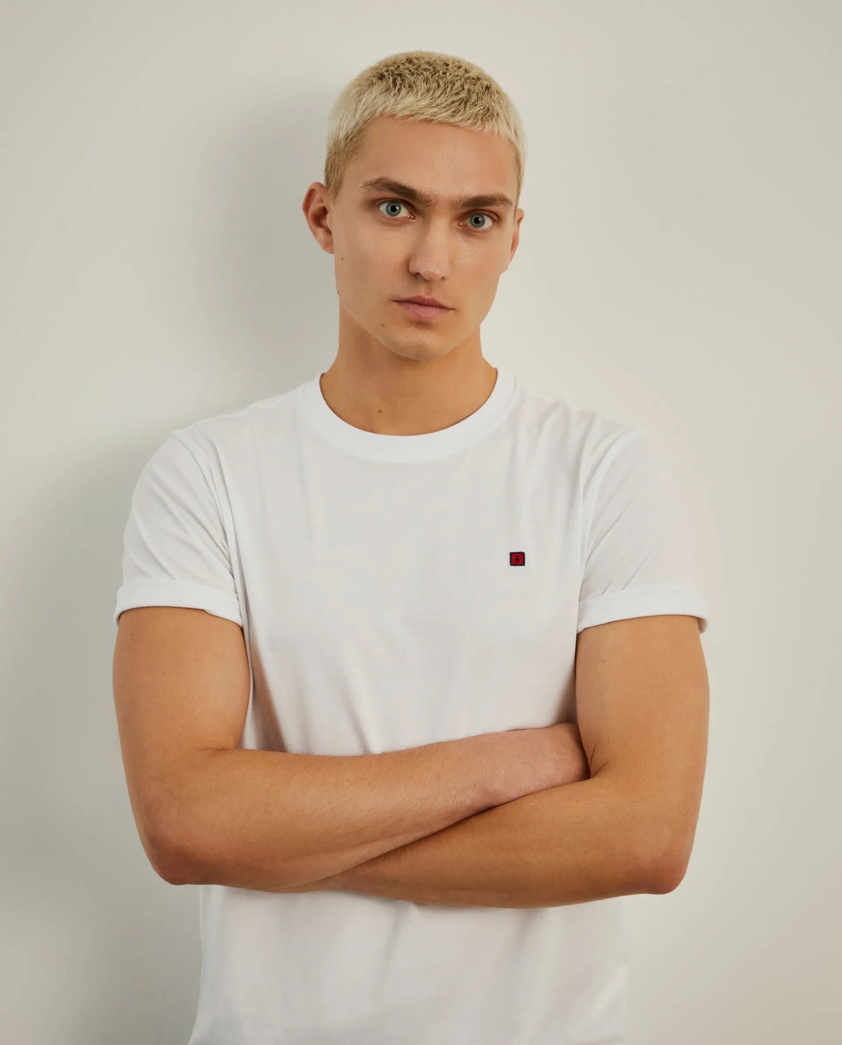 T-shirt básica de algodão - Armanda Boutique