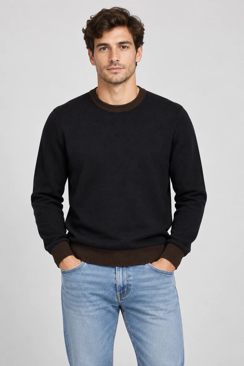 Sweater Tiffosi em Malha — Azul marinho em modelo — imagem gerada por IA