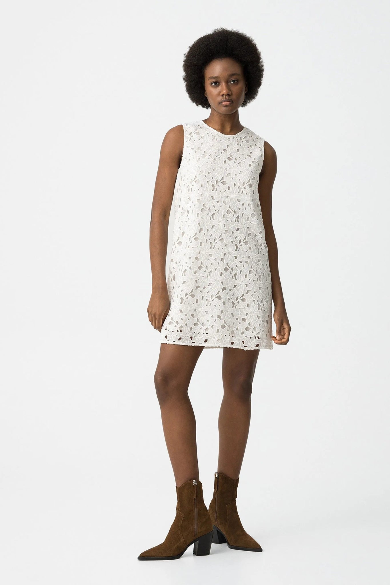 Vestido Renda com Decote - Armanda Boutique